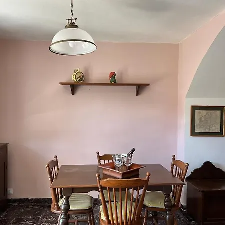 Apartmán Between The 5 Terre And The Val Di Vara, A Small House In The Village *