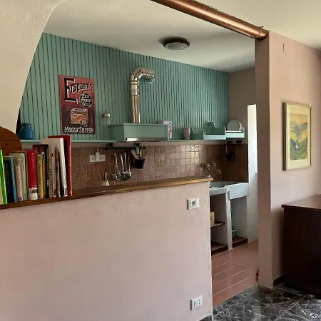 Between The 5 Terre And The Val Di Vara, A Small House In The Village