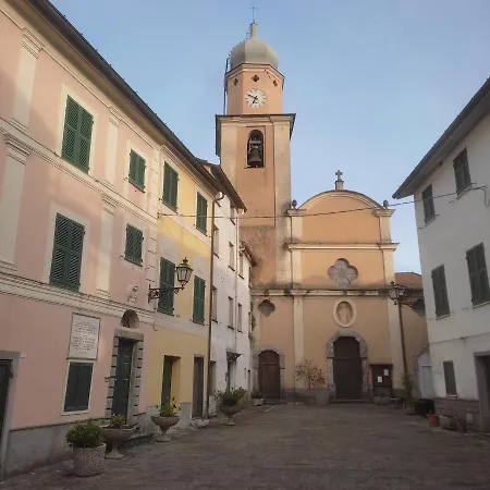 Between The 5 Terre And The Val Di Vara, A Small House In The Village *
